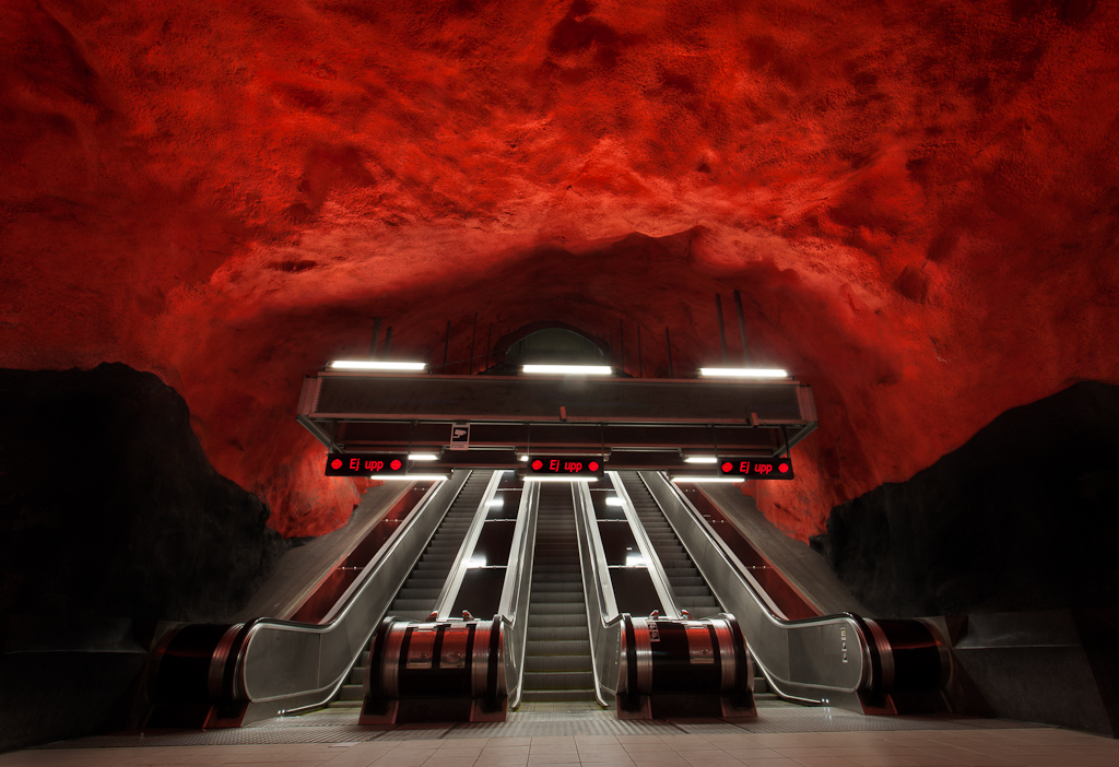 IMAGE: http://www.craiglcolvin.com/photos/potn/Stockholm-002.jpg