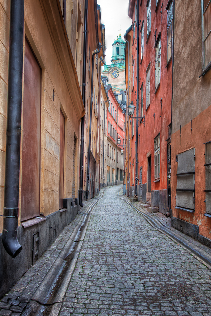 IMAGE: http://www.craiglcolvin.com/photos/potn/Stockholm-004.jpg